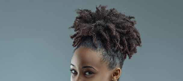 woman with afro puff